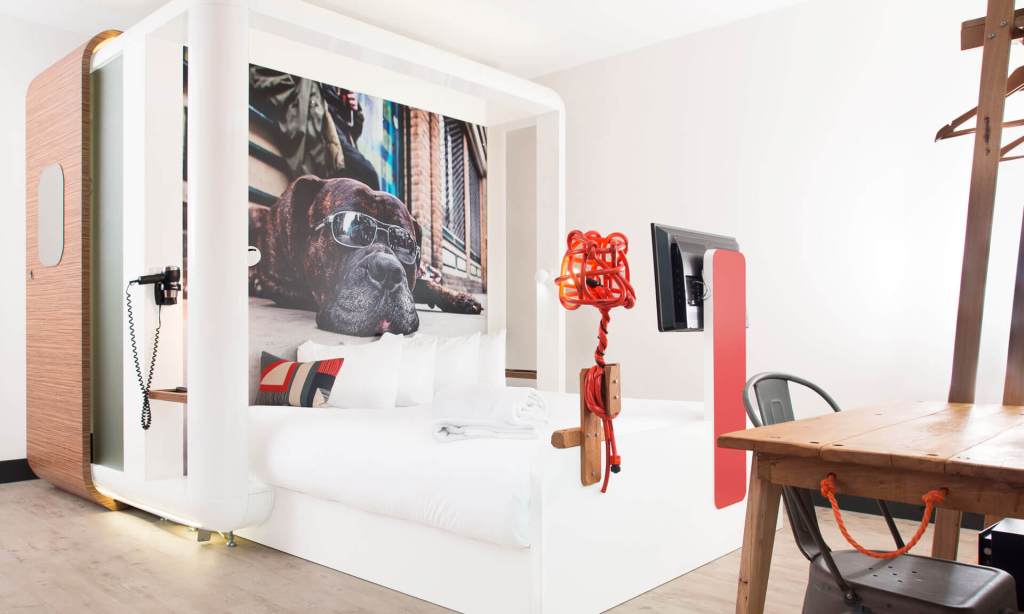 Hotel em Londres atrai viajantes com design inovador e bons&nbsp;preços